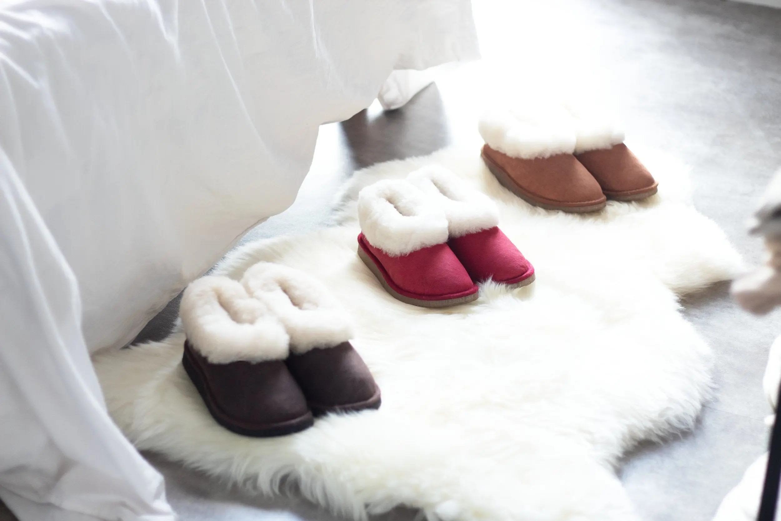 Chaussons, moufles et accessoires en peau de mouton naturelle